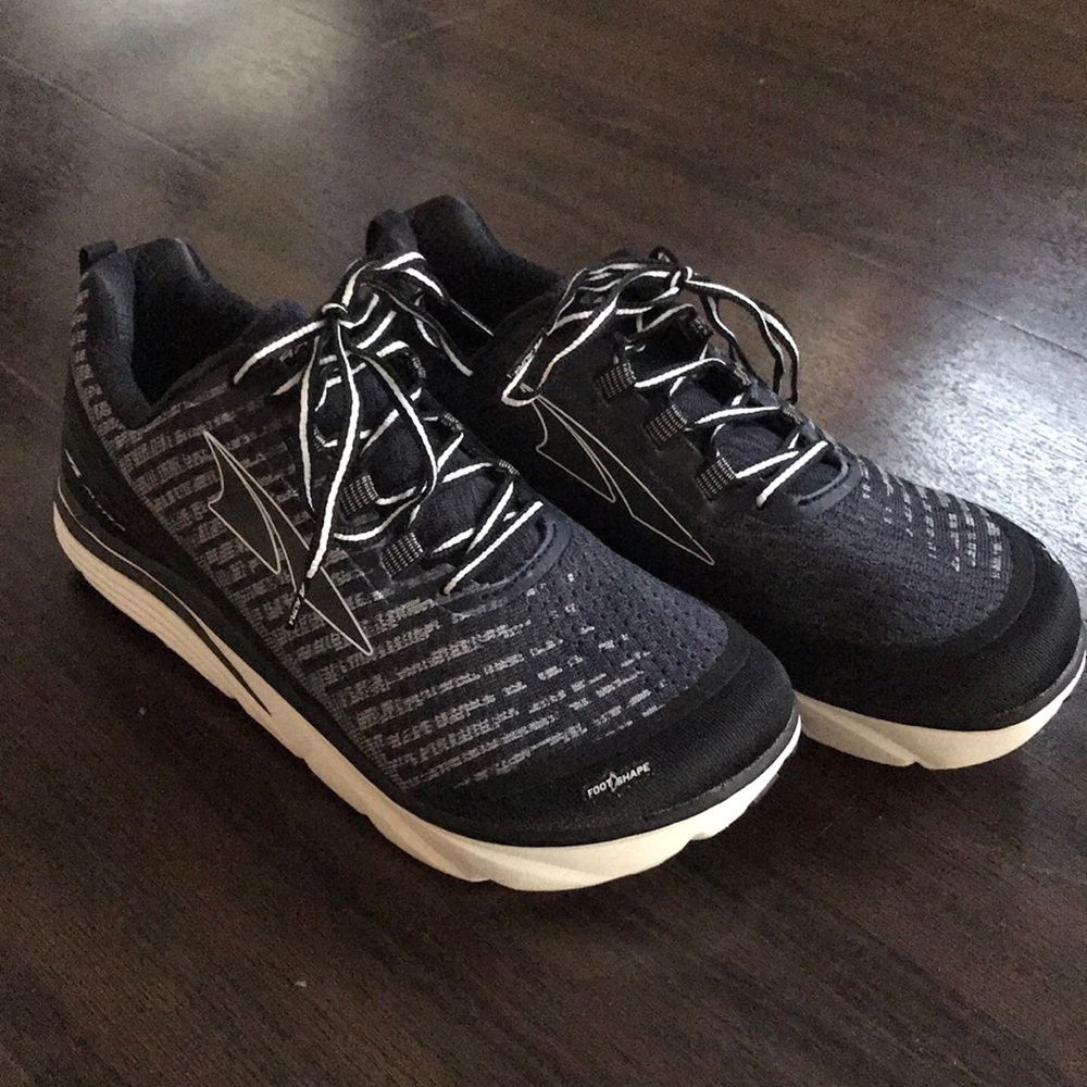 Altra Women’s Size 12 Torin 3.5 Sneakers